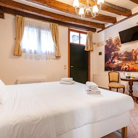 Residenza Centopietre - Dorsoduro By Wonderful Italy Venedig Eksteriør billede