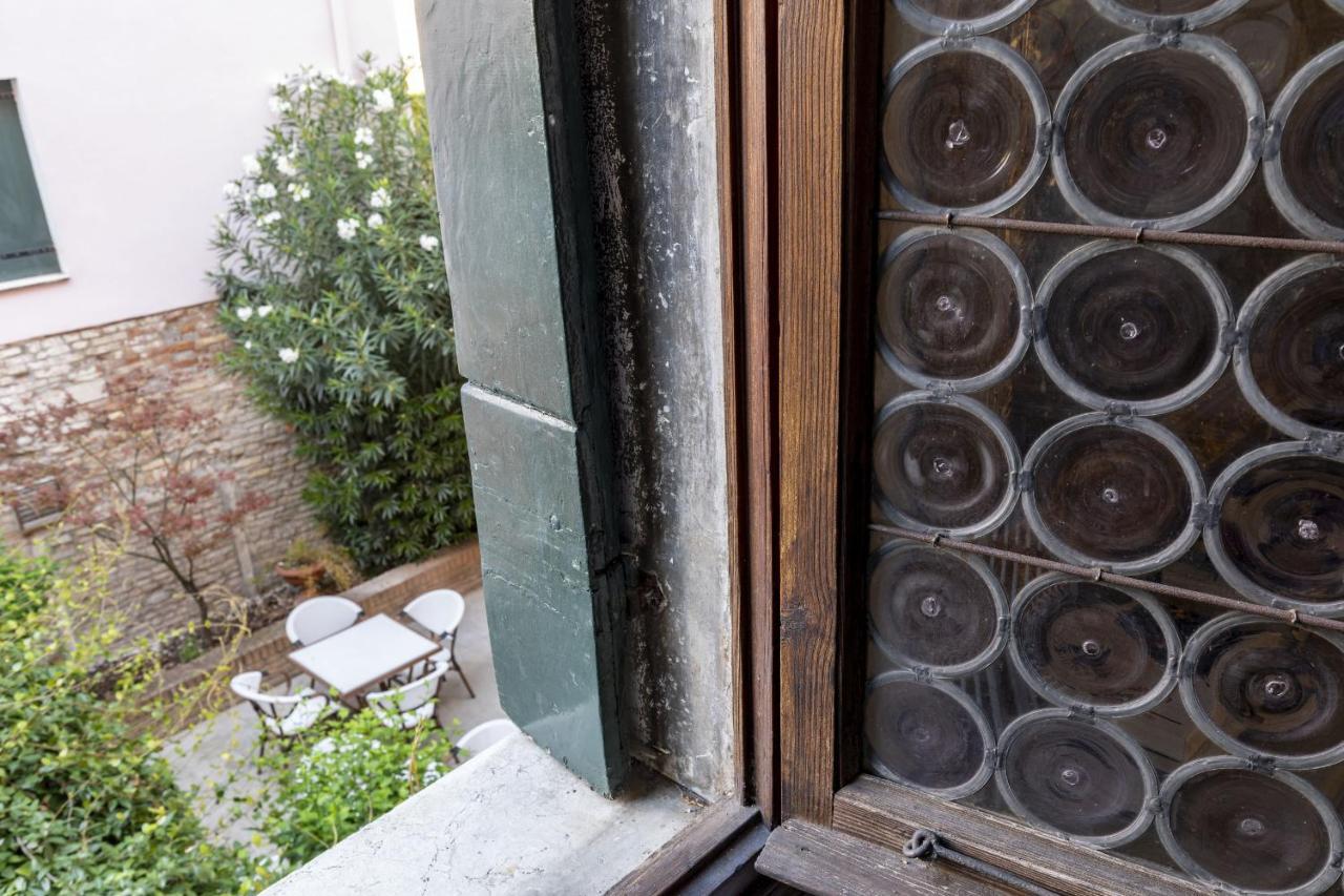 Residenza Centopietre - Dorsoduro By Wonderful Italy Venedig Eksteriør billede