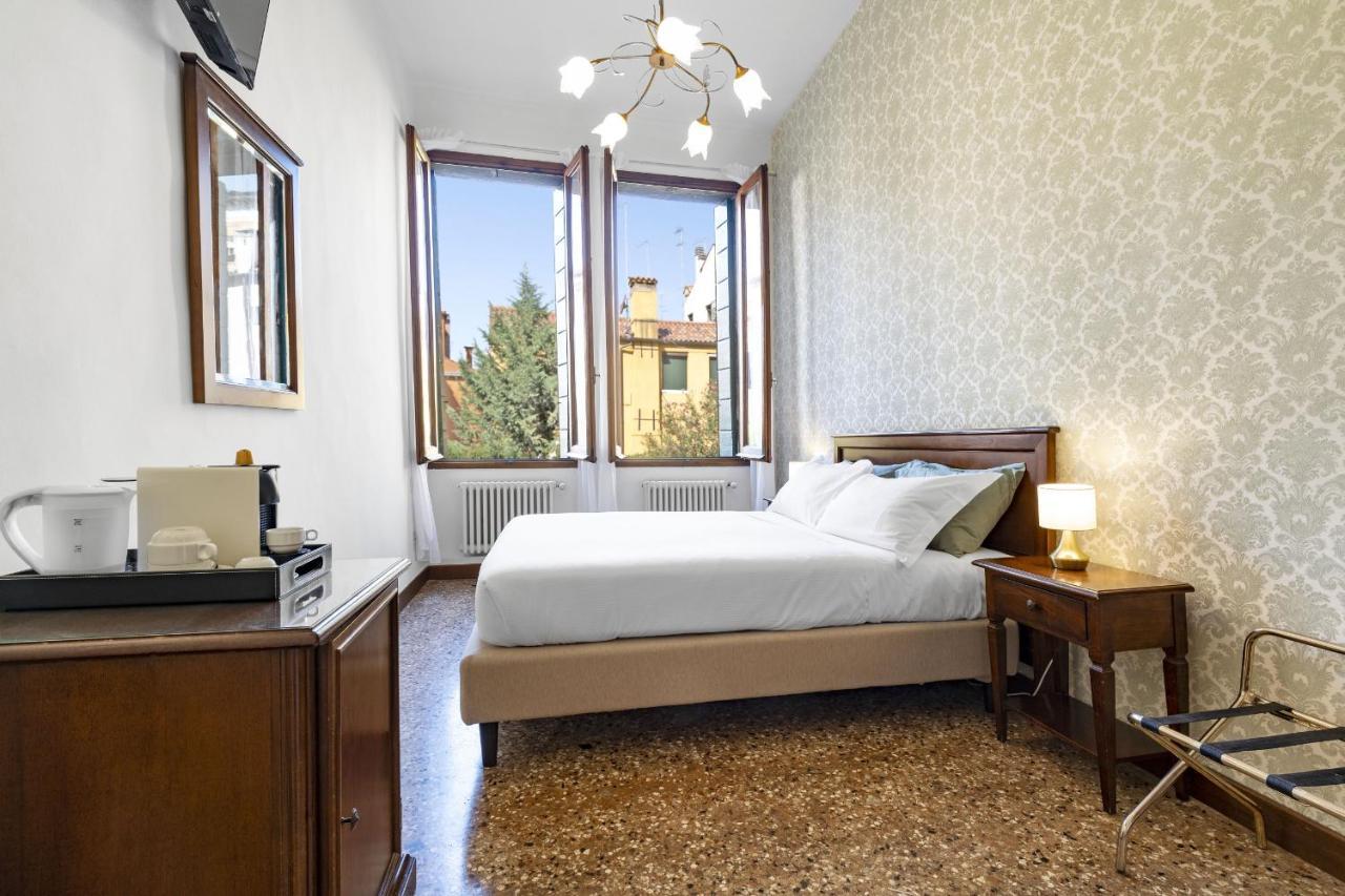 Residenza Centopietre - Dorsoduro By Wonderful Italy Venedig Eksteriør billede