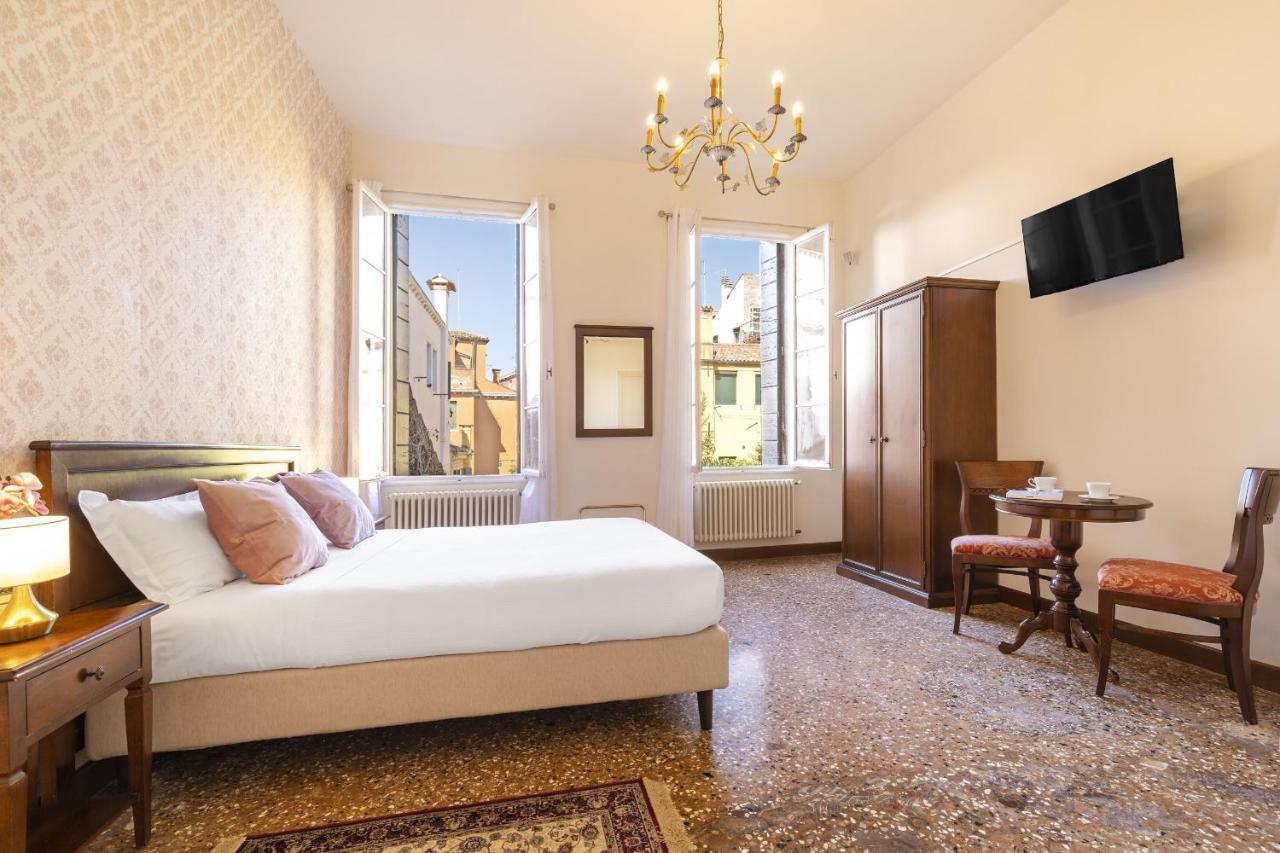 Residenza Centopietre - Dorsoduro By Wonderful Italy Venedig Eksteriør billede