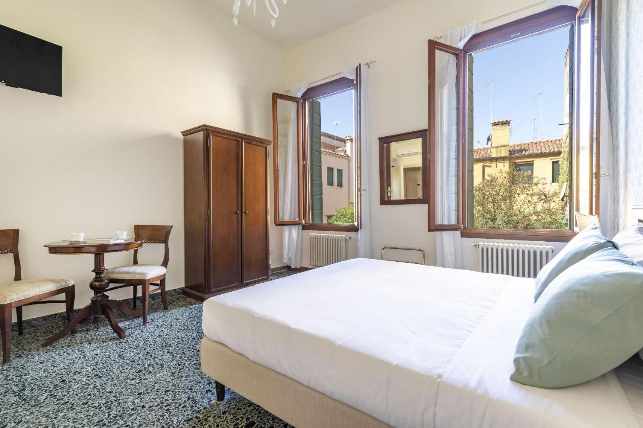 Residenza Centopietre - Dorsoduro By Wonderful Italy Venedig Eksteriør billede