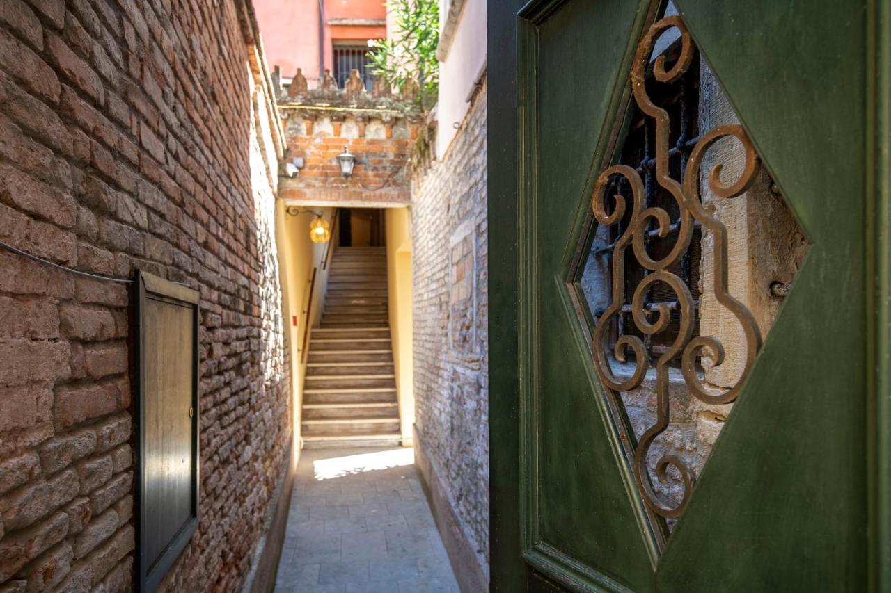 Residenza Centopietre - Dorsoduro By Wonderful Italy Venedig Eksteriør billede