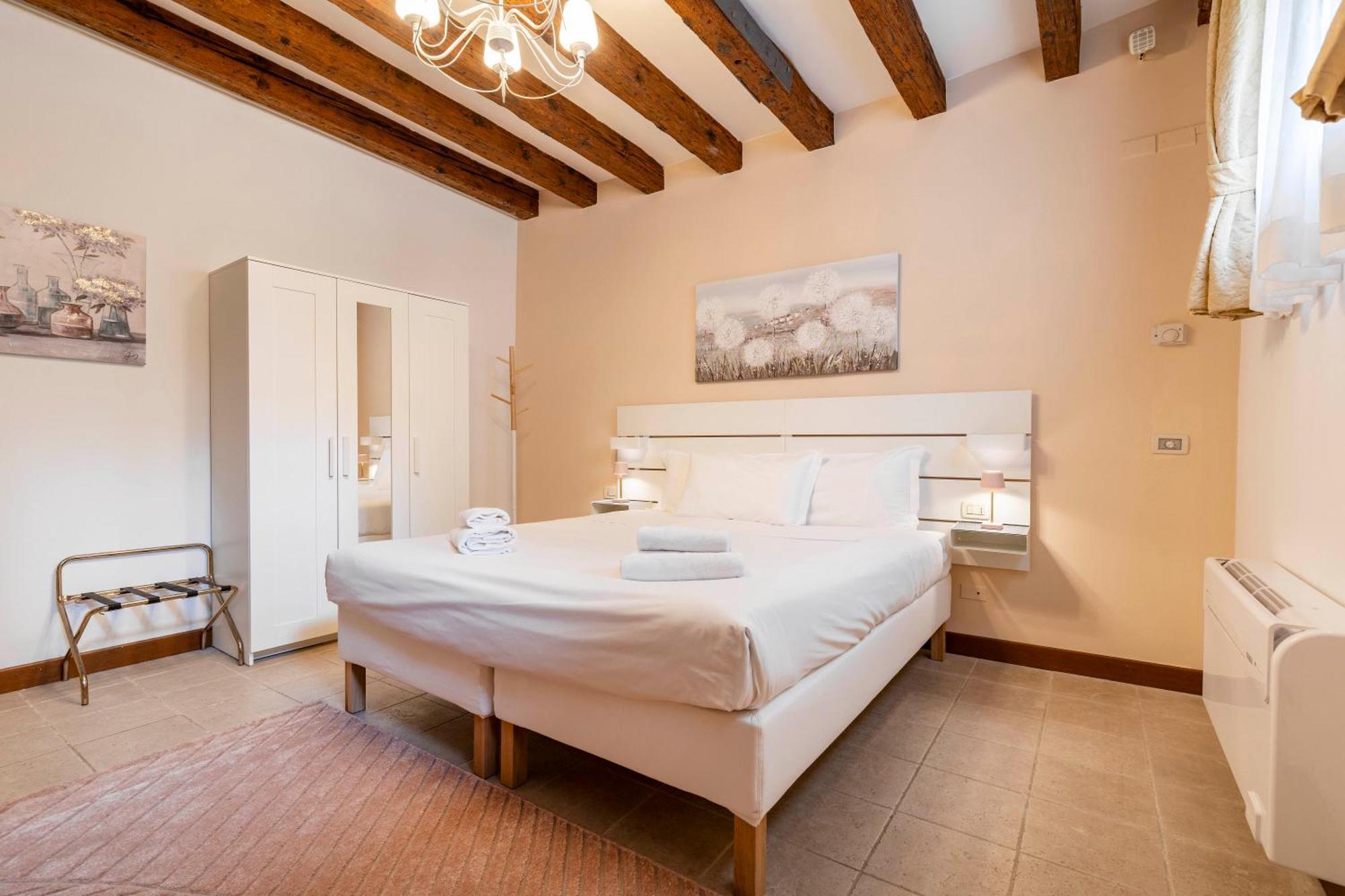 Residenza Centopietre - Dorsoduro By Wonderful Italy Venedig Eksteriør billede