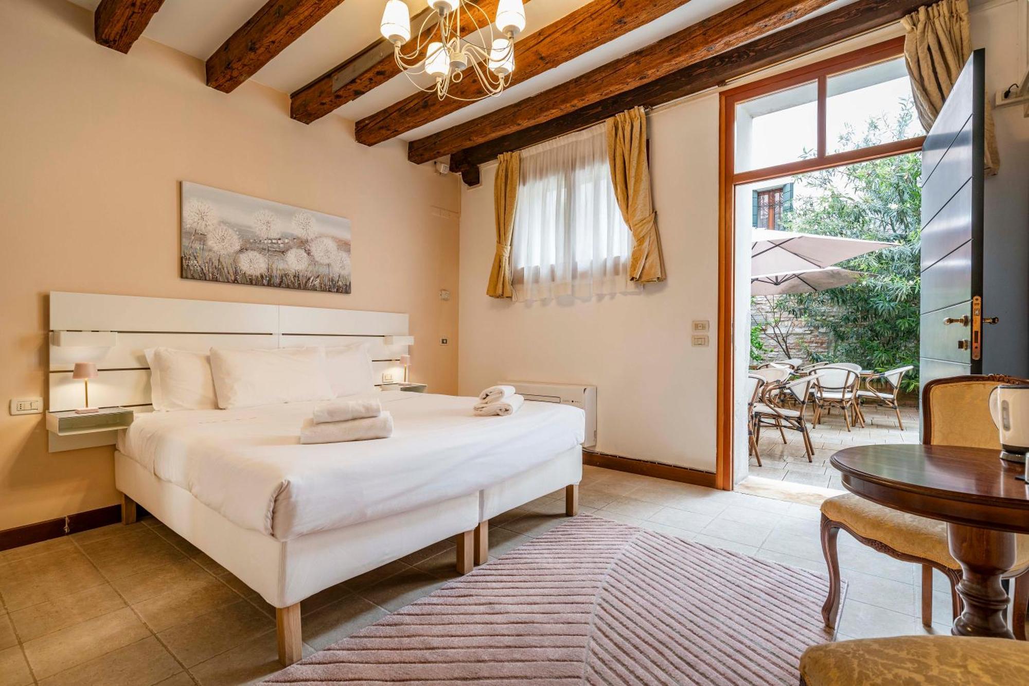 Residenza Centopietre - Dorsoduro By Wonderful Italy Venedig Eksteriør billede